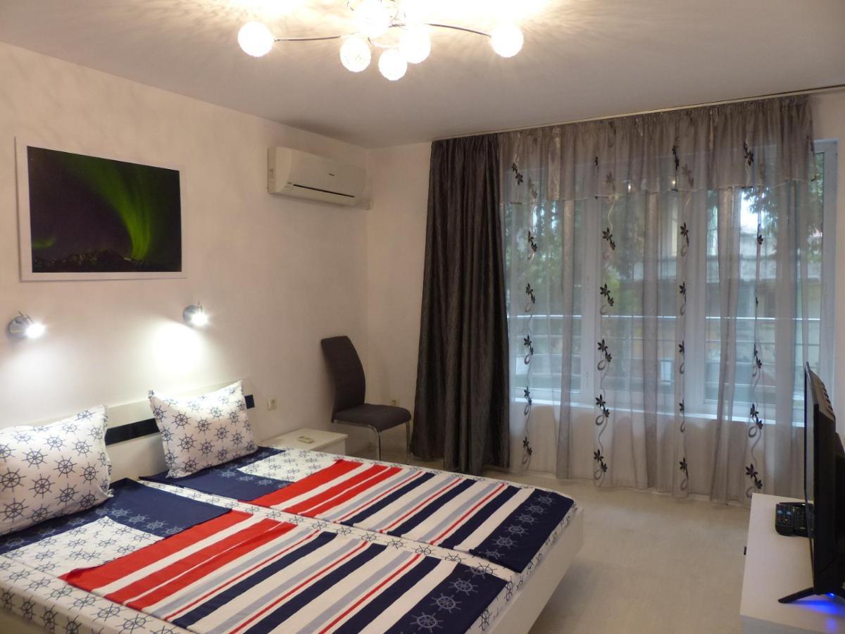 Apartament Holiday Бургас Екстериор снимка