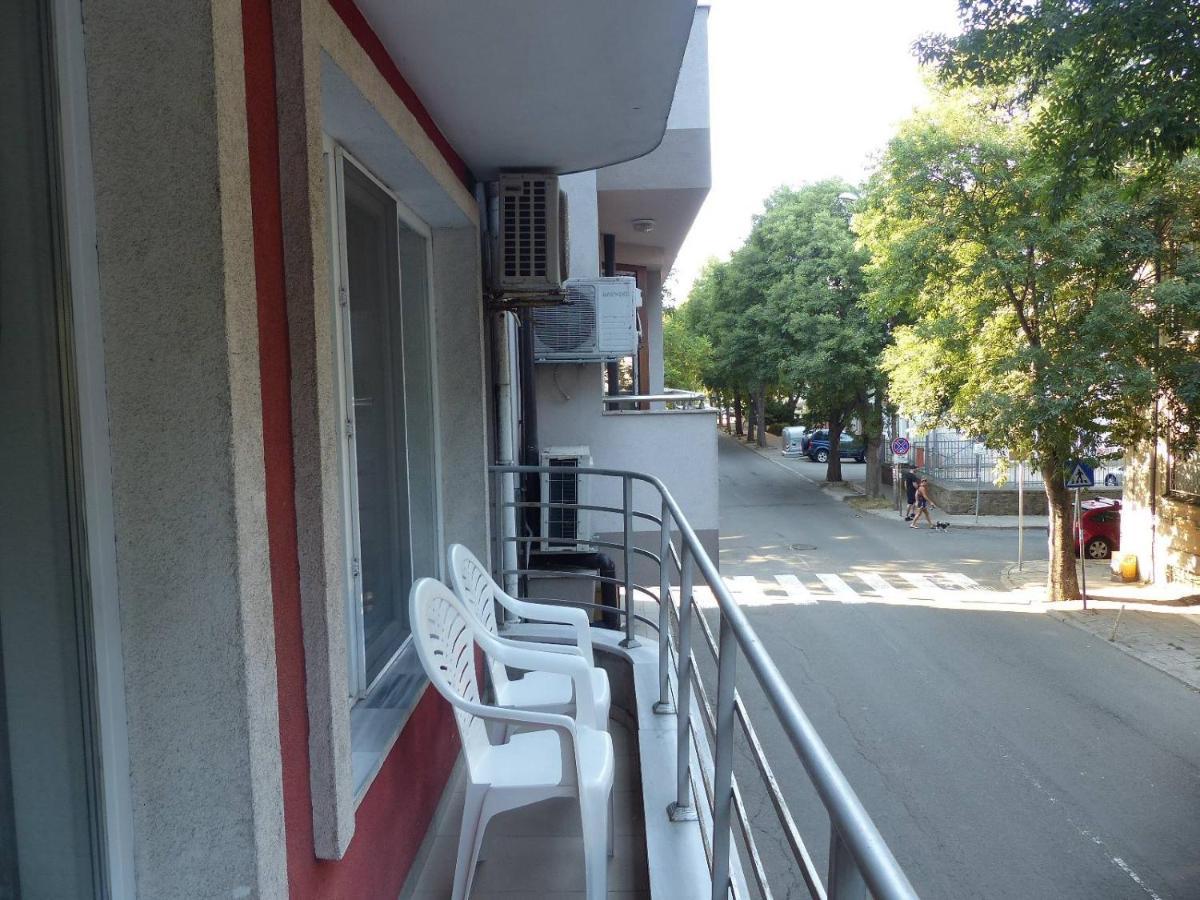 Apartament Holiday Бургас Екстериор снимка